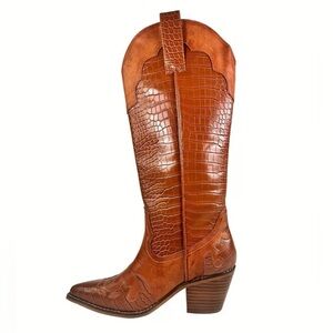 NEW women’s Tan Croc-Embossed Western Boot